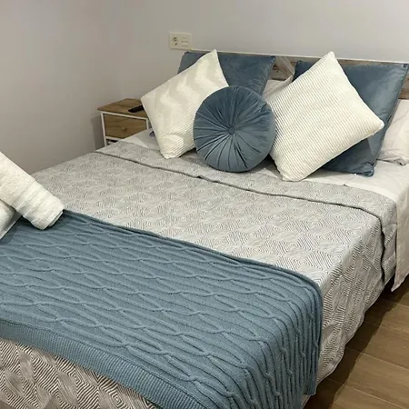 Flores 3, Apartment *